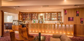Stormont Hotel History and Reviews