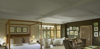 Foxhill Manor Private House Restaurant, Hotel, History and Reviews