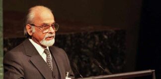 Inder Kumar Gujral Biography in Hindi