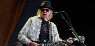Neil Young Biography in Hindi