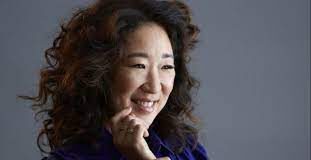 Sandra Oh Biography in Hindi