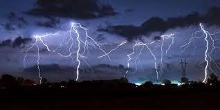 What Causes Thunder and Lightning ( किस वजह से बिजली चमकते और गरजते हैं?)